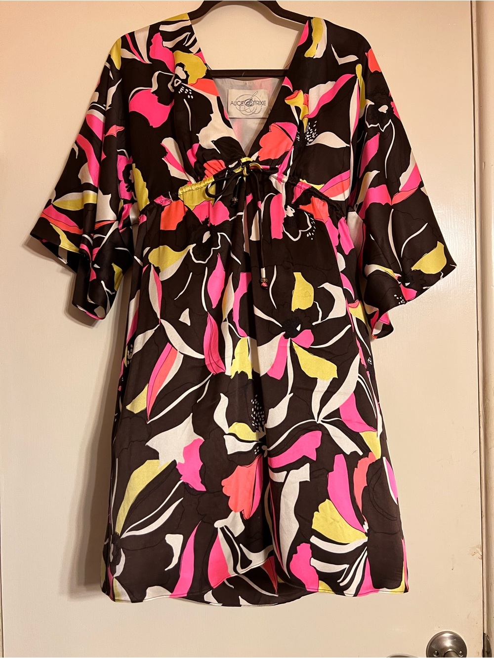 Alice & Trixie Dress Small Kimono Sleeve 100% Silk Plunging Neckline Tie Waist